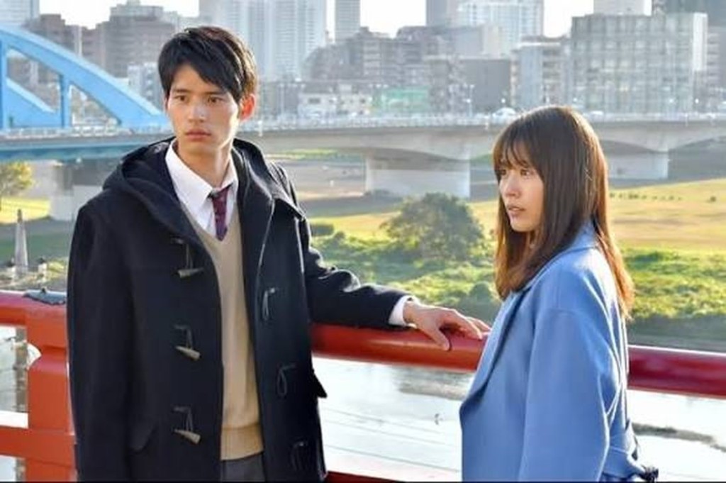 水上於2018年以藝名「岡田健史」出道,初出道就以日劇《中學聖日記》爆紅。 水上於2018年以藝名「岡田健史」出道,初出道就以日劇《中學聖日記》爆紅。