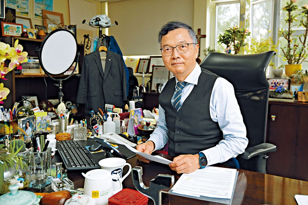 林正財期望推動基層醫療後，能助市民養成自我管理健康的習慣。