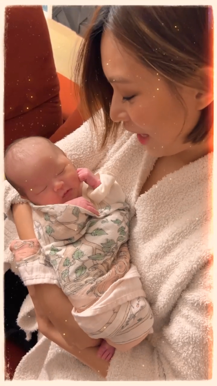 朱慧敏女兒萌爆成長表情逐格睇。 朱慧敏女兒萌爆成長表情逐格睇。