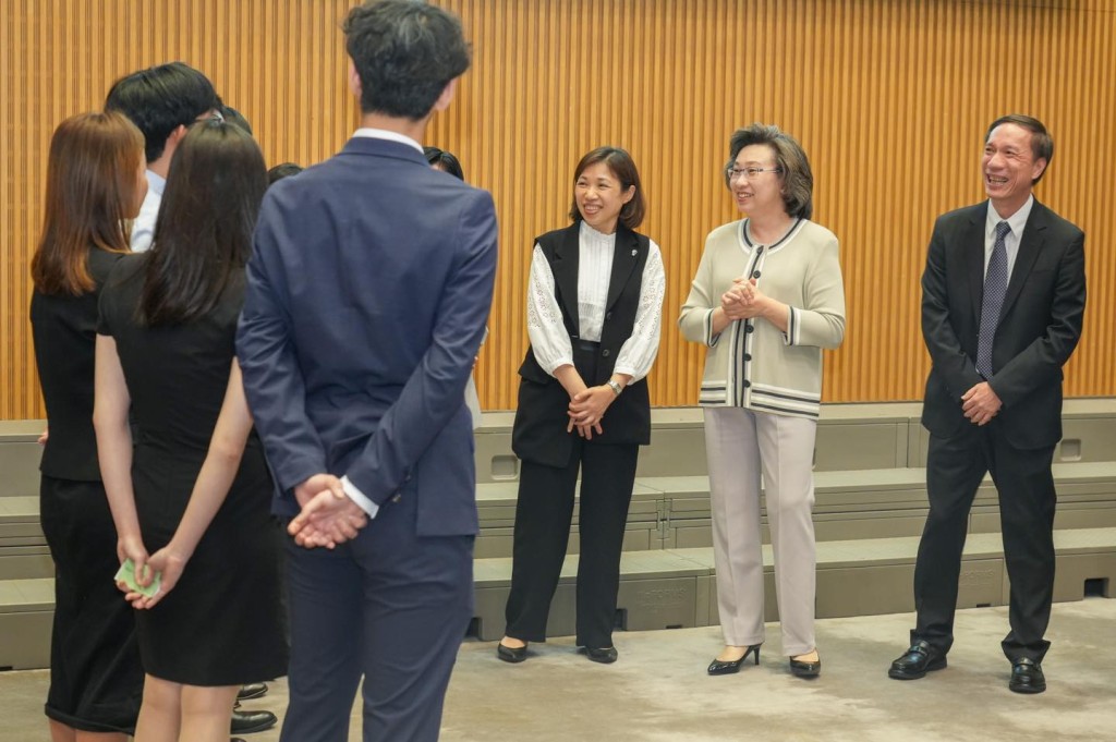 实习计划为学员提供职前实习机会，让他们累积实战经验。杨何蓓茵fb