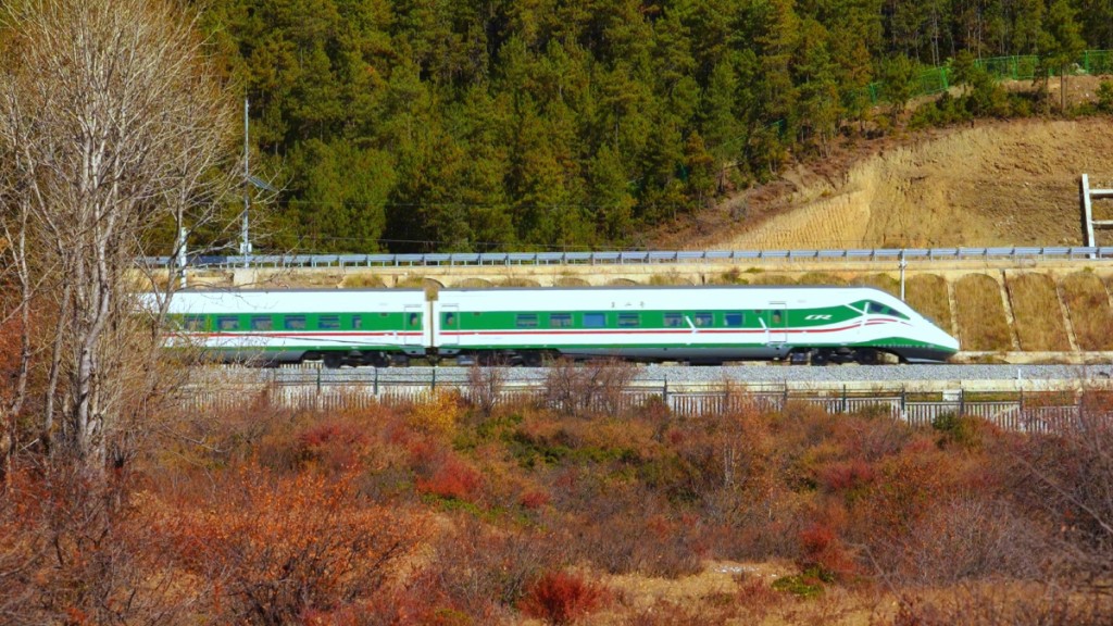 麗江至香格里拉鐵路今開通。