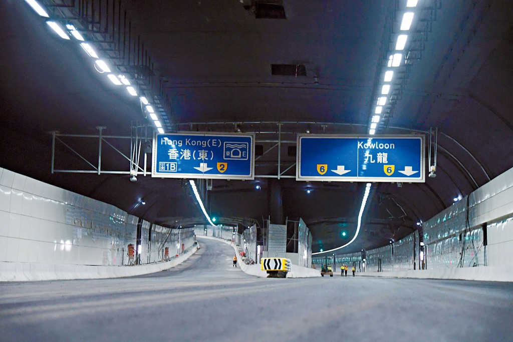 將藍隧道快將通車,隧道兩邊出口均設有交匯處,連接東隧、觀塘茶果嶺道、將軍澳寶順路及將軍澳跨灣大橋。
