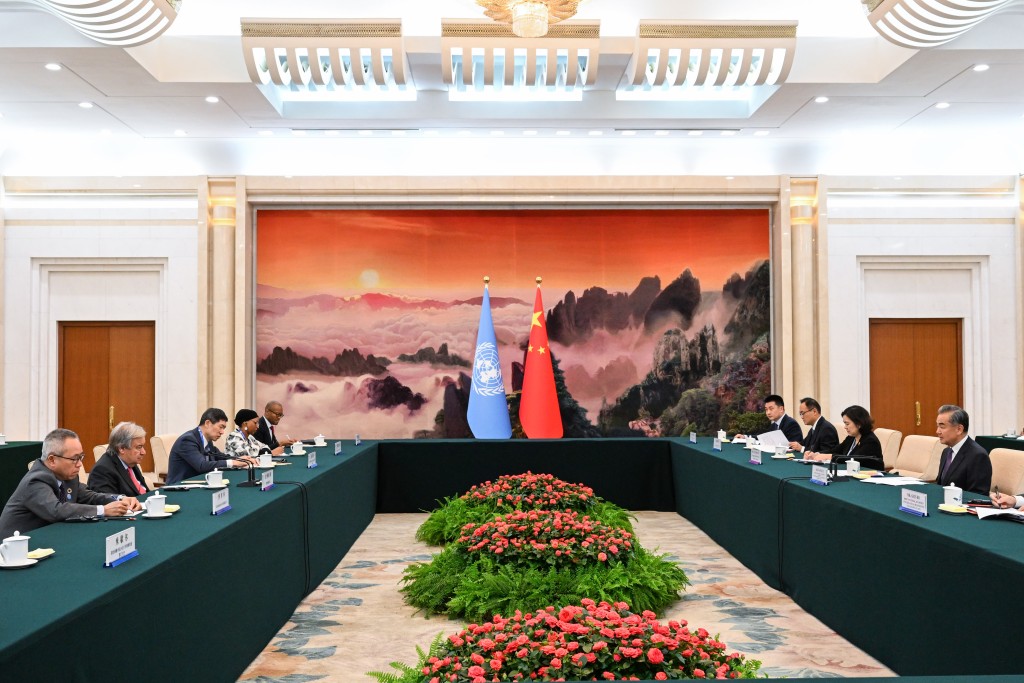 王毅13日在北京同欧盟外交与安全政策高级代表博雷利举行第十二轮中欧高级别战略对话。 新华社