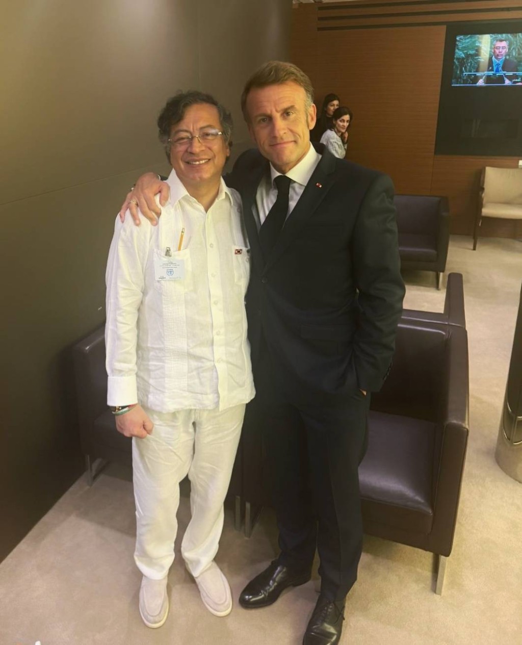 哥倫比亞總統佩特羅在聯大會議期間與法國總統馬克龍合照。 X / Gustavo Petro