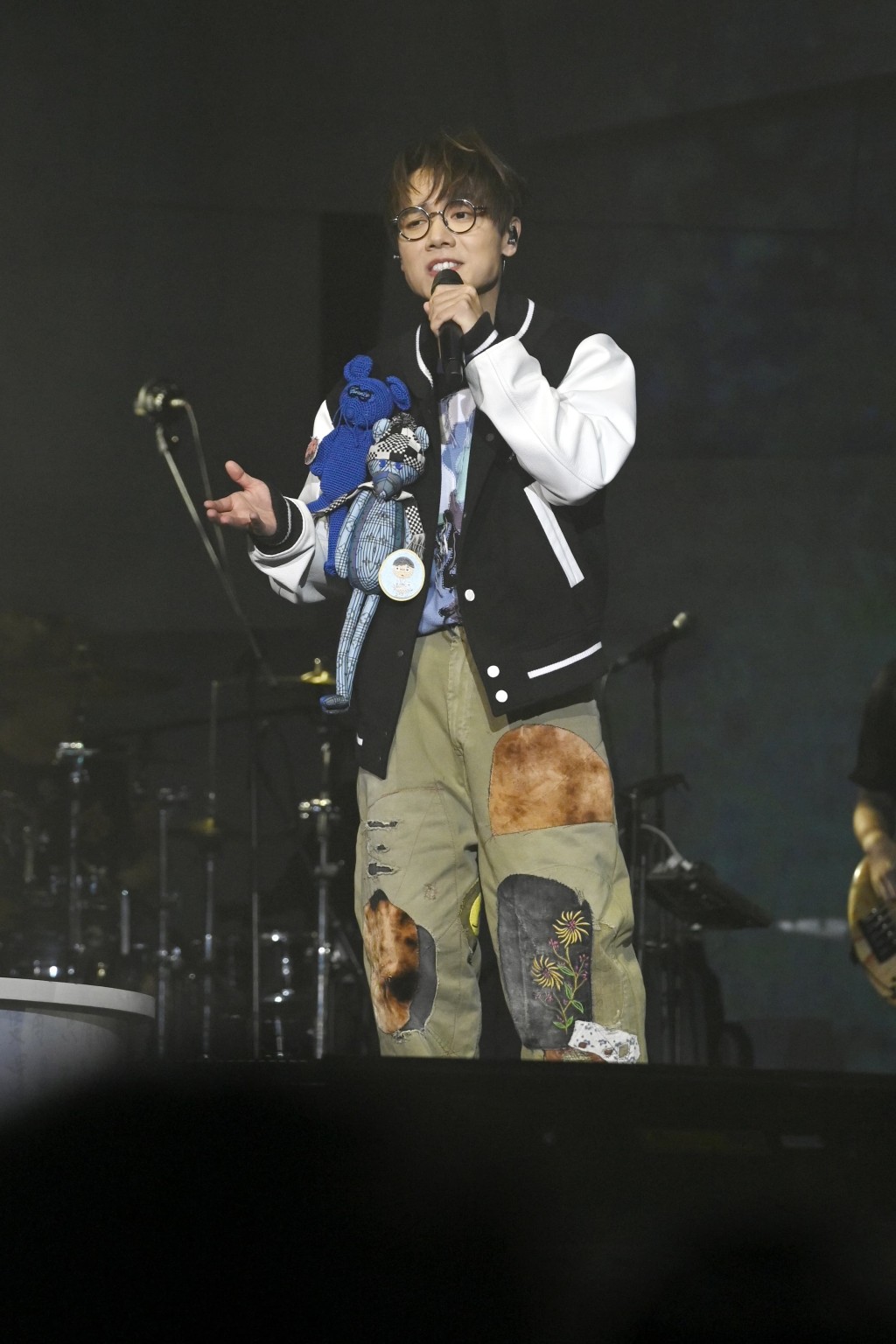 問到會否擔任陳慧琳演唱會演出嘉賓?家謙稱暫時未知。 問到會否擔任陳慧琳演唱會演出嘉賓?家謙稱暫時未知。