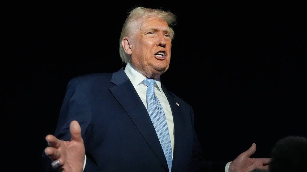 特朗普敦促共和黨人投票支持公開愛潑斯坦案檔案。 美聯社