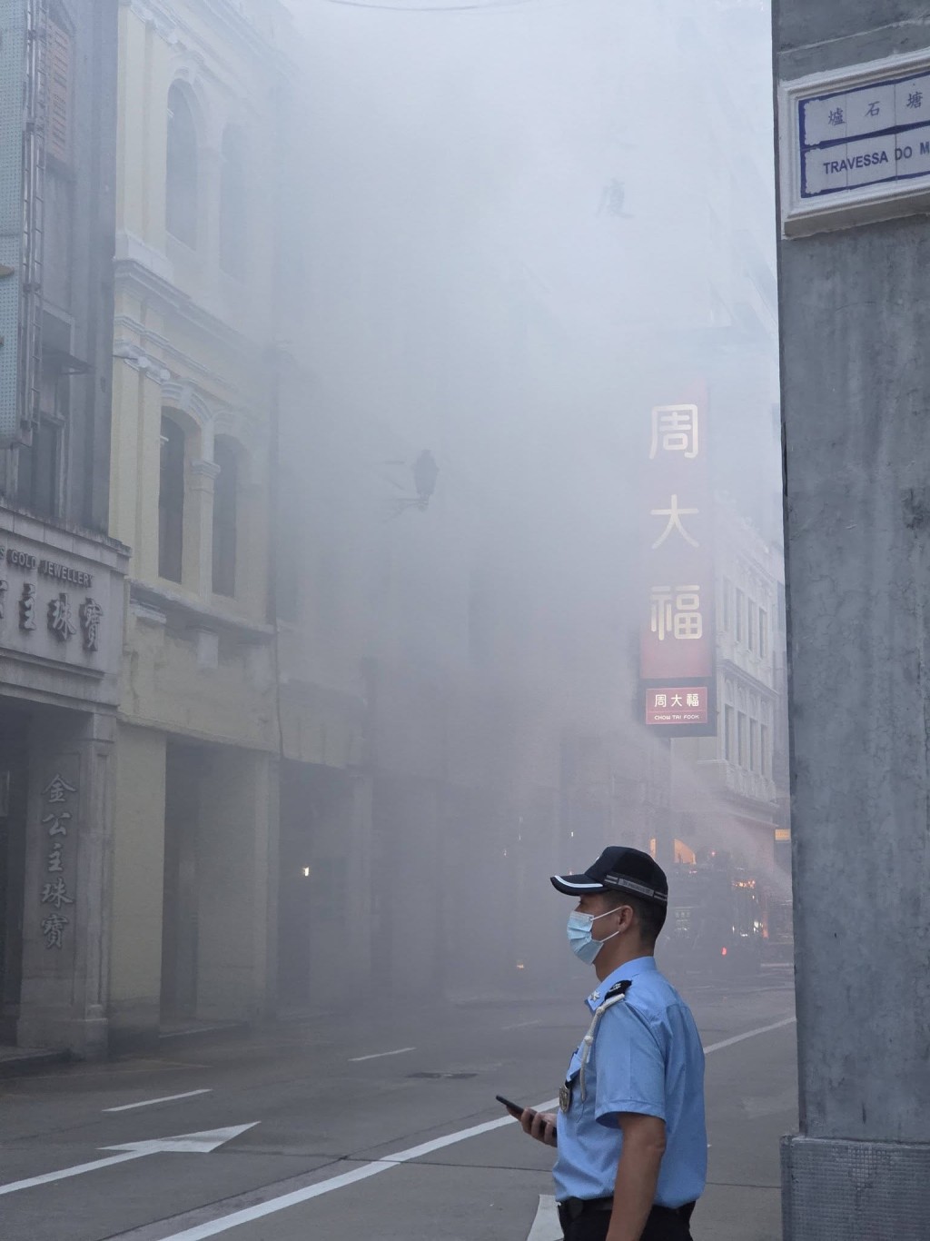 現場是周大福大廈附近。fb「澳門交通現場」圖片 現場是周大福大廈附近。fb「澳門交通現場」圖片