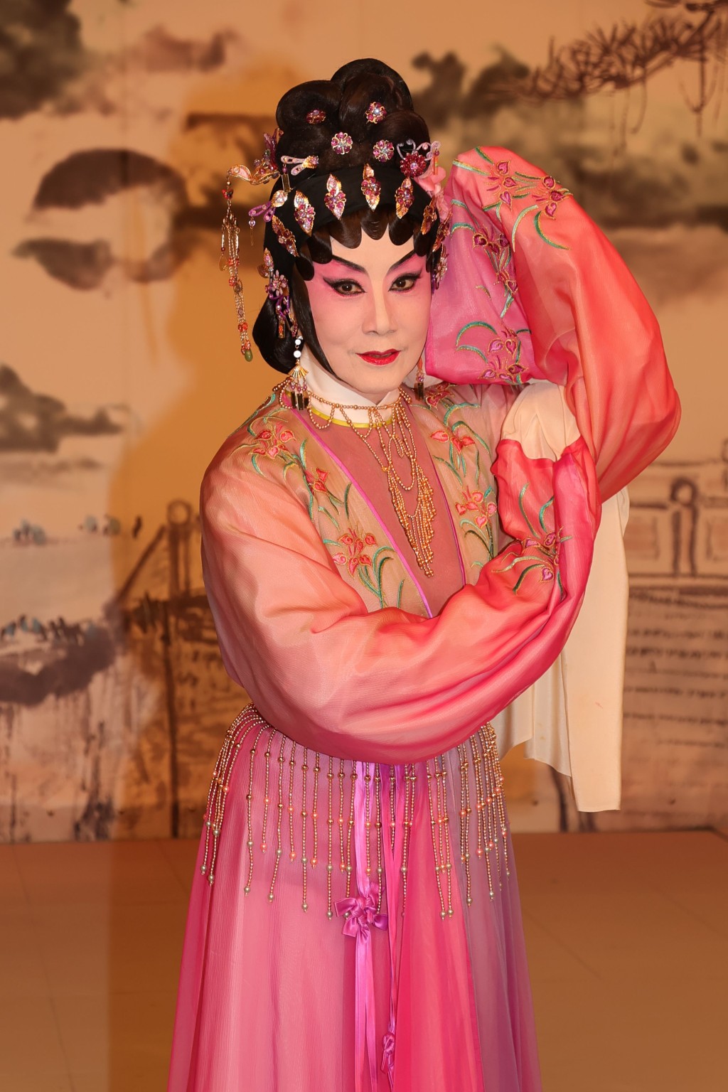 羅家英透露，與汪明荃其實也有不少拗撬，在他心目中，汪明荃是個「硬頸」、有自己主見及善良的人。