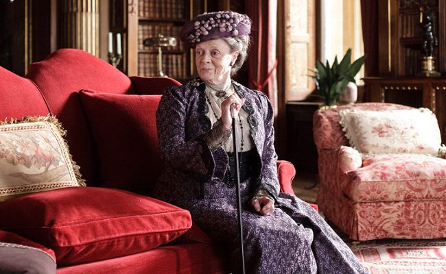 伯爵夫人Violet Crawley(圖片來源:《唐頓莊園》劇照) 伯爵夫人Violet Crawley(圖片來源:《唐頓莊園》劇照)