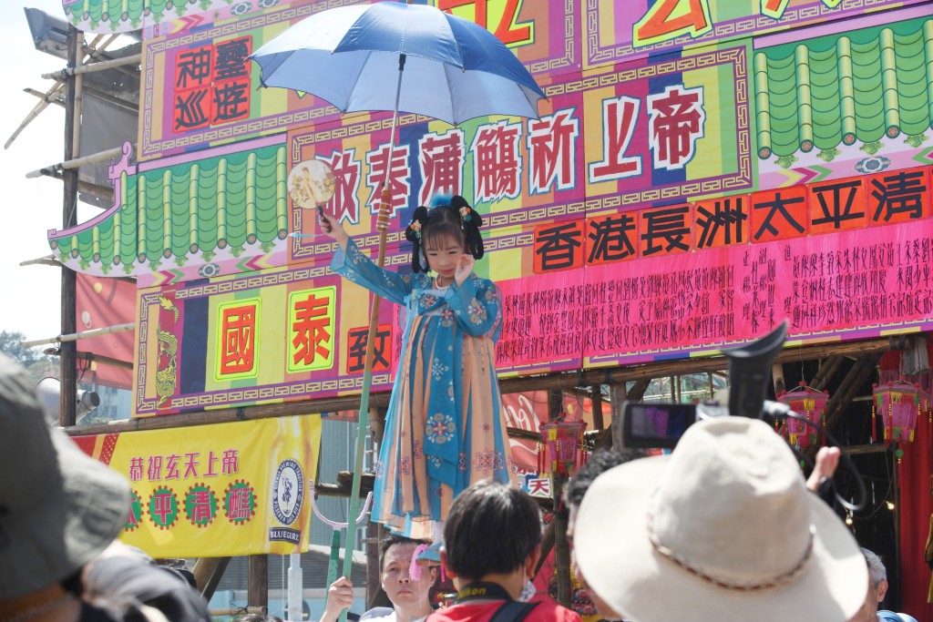 飘色巡游成为长洲太平清醮重头戏之一。资料图片