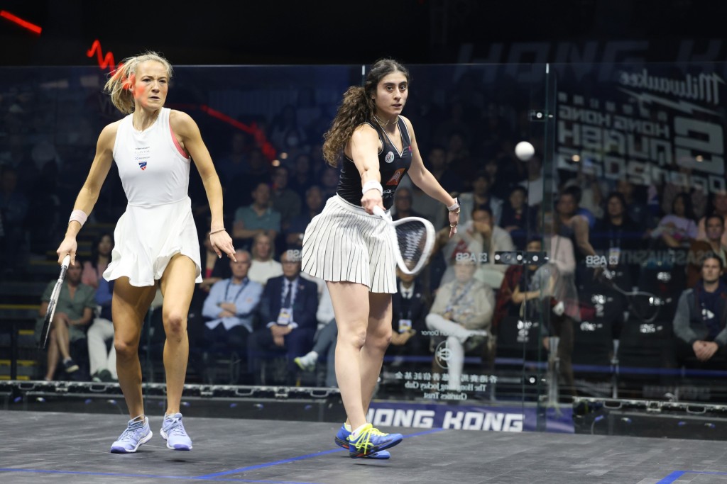 舒雅賓妮(右)在決賽以3:0勝美國奧利維亞,相隔八年再在香港奪冠。徐嘉華攝 舒雅賓妮(右)在決賽以3:0勝美國奧利維亞,相隔八年再在香港奪冠。徐嘉華攝