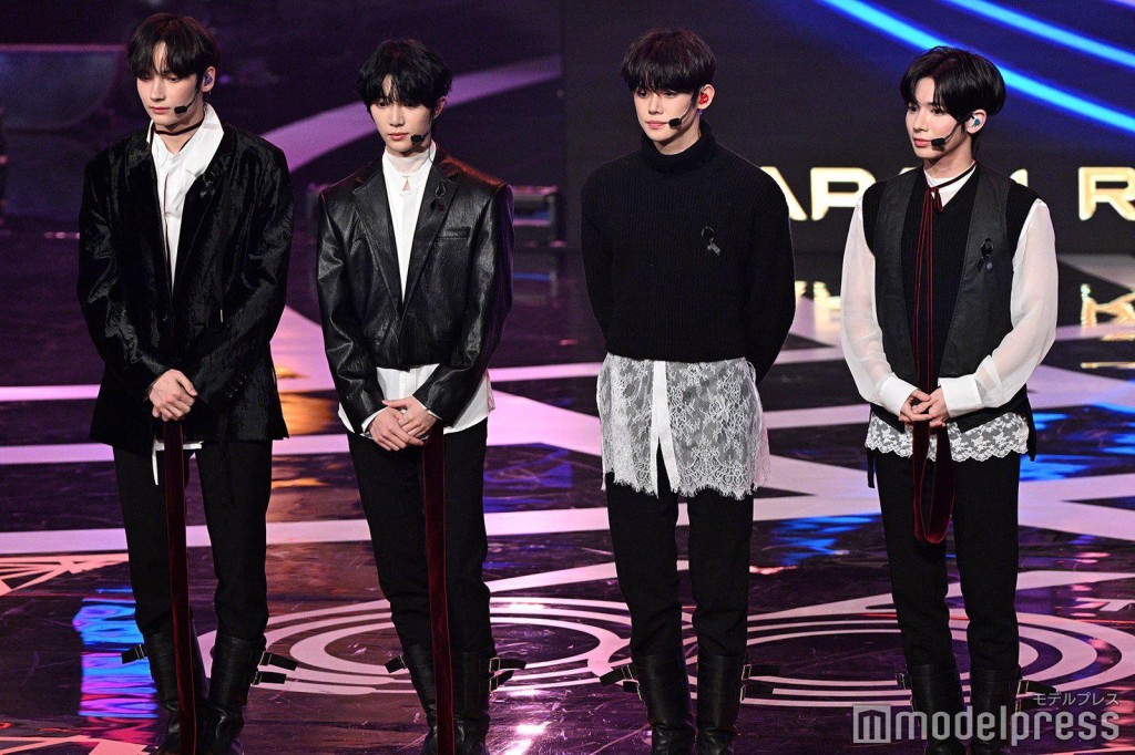 TOMORROW X TOGETHER(TXT)獲頒特別獎。 TOMORROW X TOGETHER(TXT)獲頒特別獎。