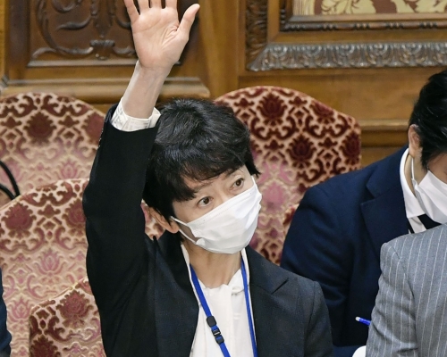 山田真貴子周一請辭獲准。AP圖片