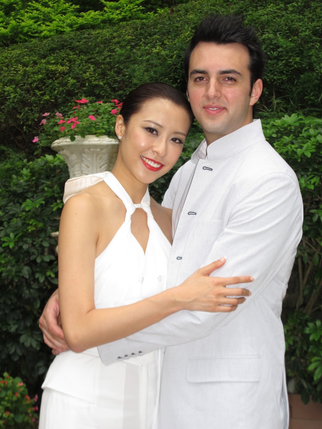 陳逸璇2012年結婚。