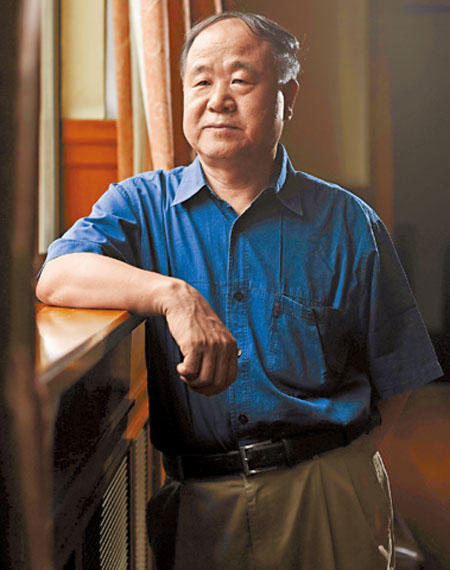莫言成為中國第一名本土作家，奪取諾獎殊榮。
