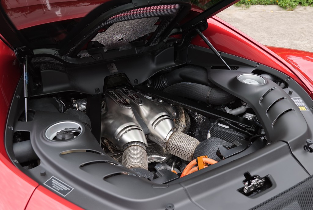 ●3公升V6雙Turbo引擎採用120度夾角設計。