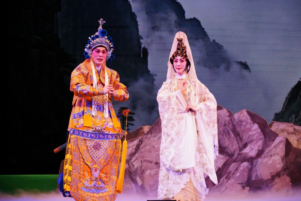 藍天佑和鄭雅琪功架唱腔十分出色，真的演活了觀音和韋陀，為目前粵劇界最有實力的生力軍。