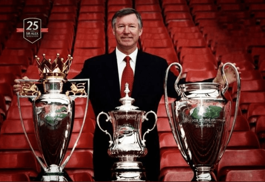 98/99年度球季费格逊费爵爷（Sir Alex Ferguson)带领红魔鬼曼联成为三冠王，写下光辉历史一页。网上图片 