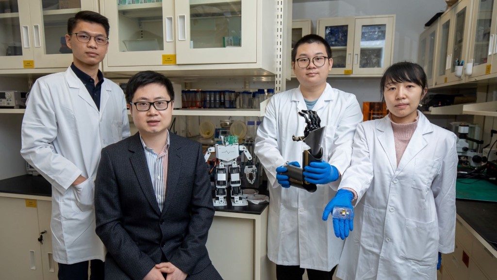 團隊最近成功開發一套嶄新人機介面操作系統。城大圖片