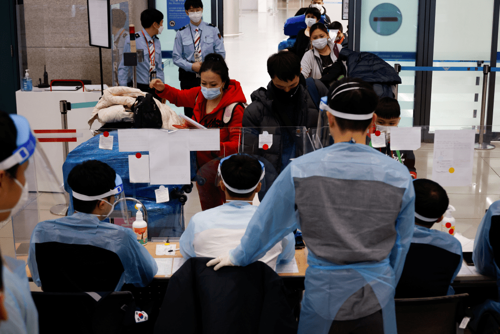 建議入境人員抵韓後接受核酸檢測的措施被解除。路透資料圖