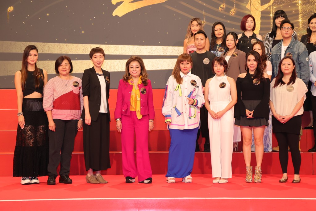 TVB选秀节目《中年好声音2》经海选后选出108位参赛者，其中102位参赛者于记者会亮相。