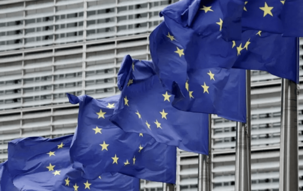 歐議會宣布暫停審批歐美貿易協議。 歐議會宣布暫停審批歐美貿易協議。