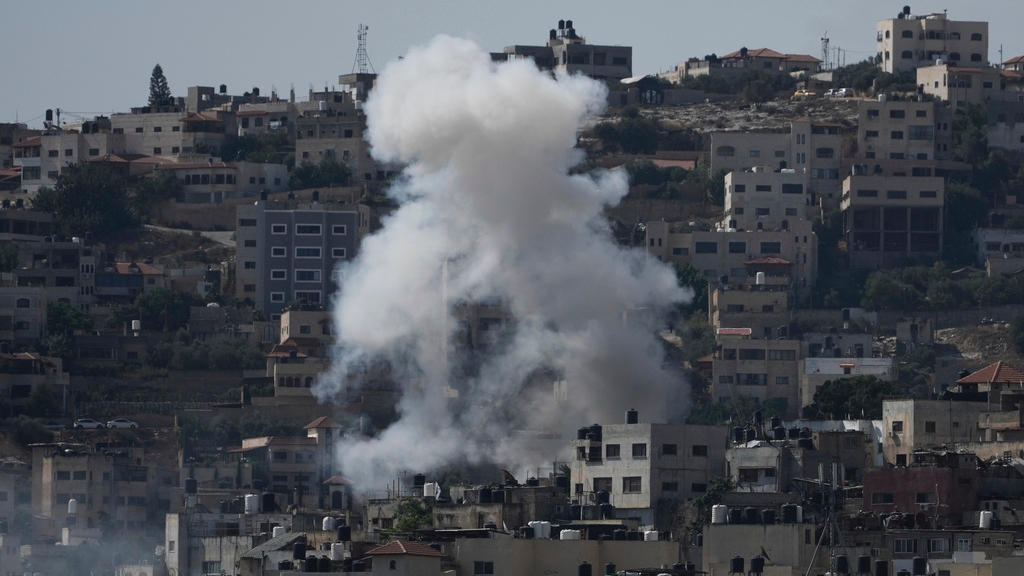 以軍突襲西岸城市傑寧，8名巴勒斯坦人喪生。美聯社