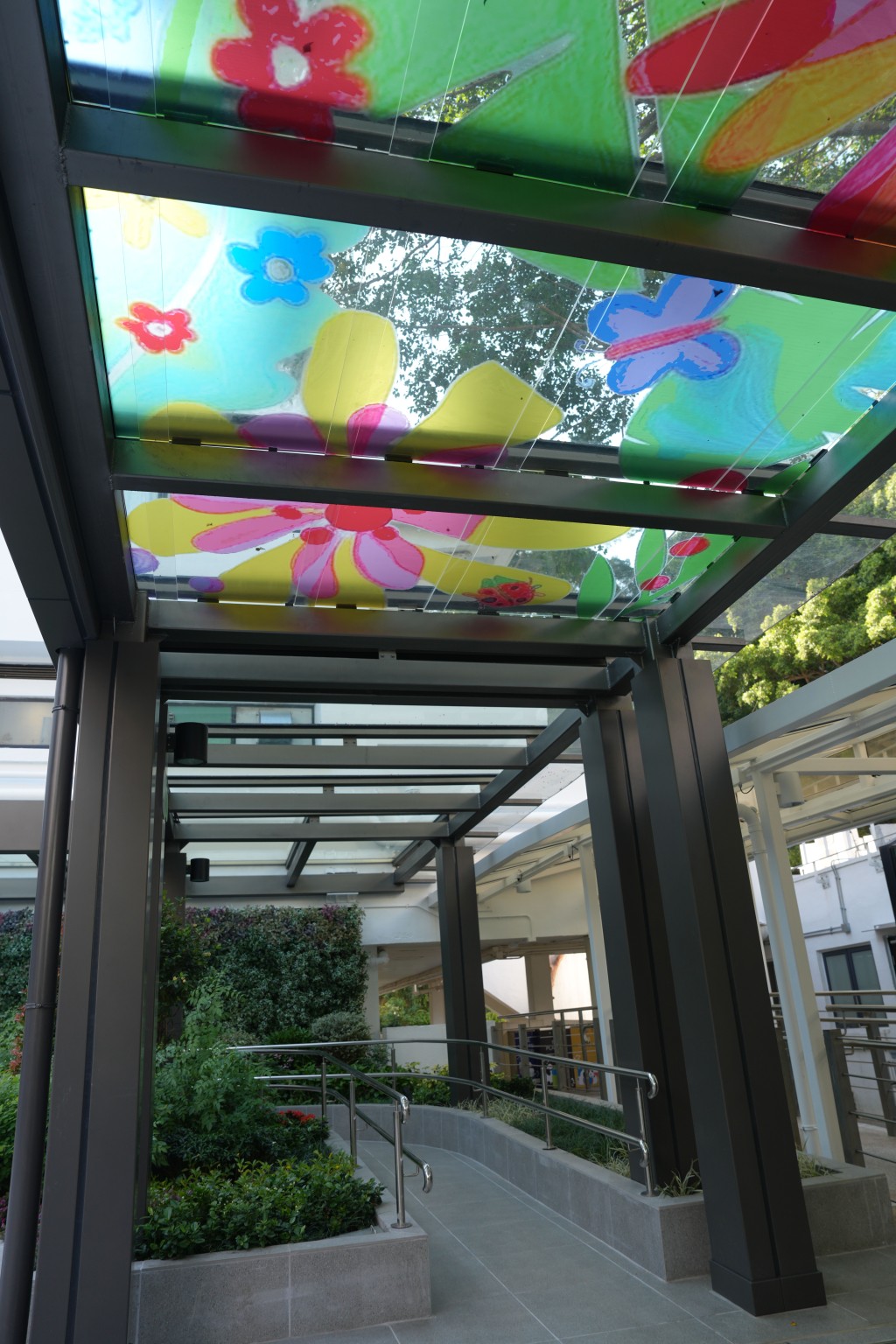 周淑娟醫生指出，花園的設計盡量讓每一位病人都受益。