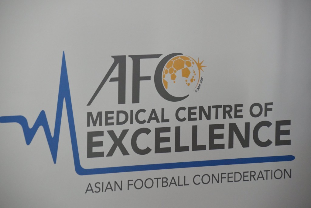 香港中文大学医务中心@杰志获得亚洲足协认可。 本报记者摄