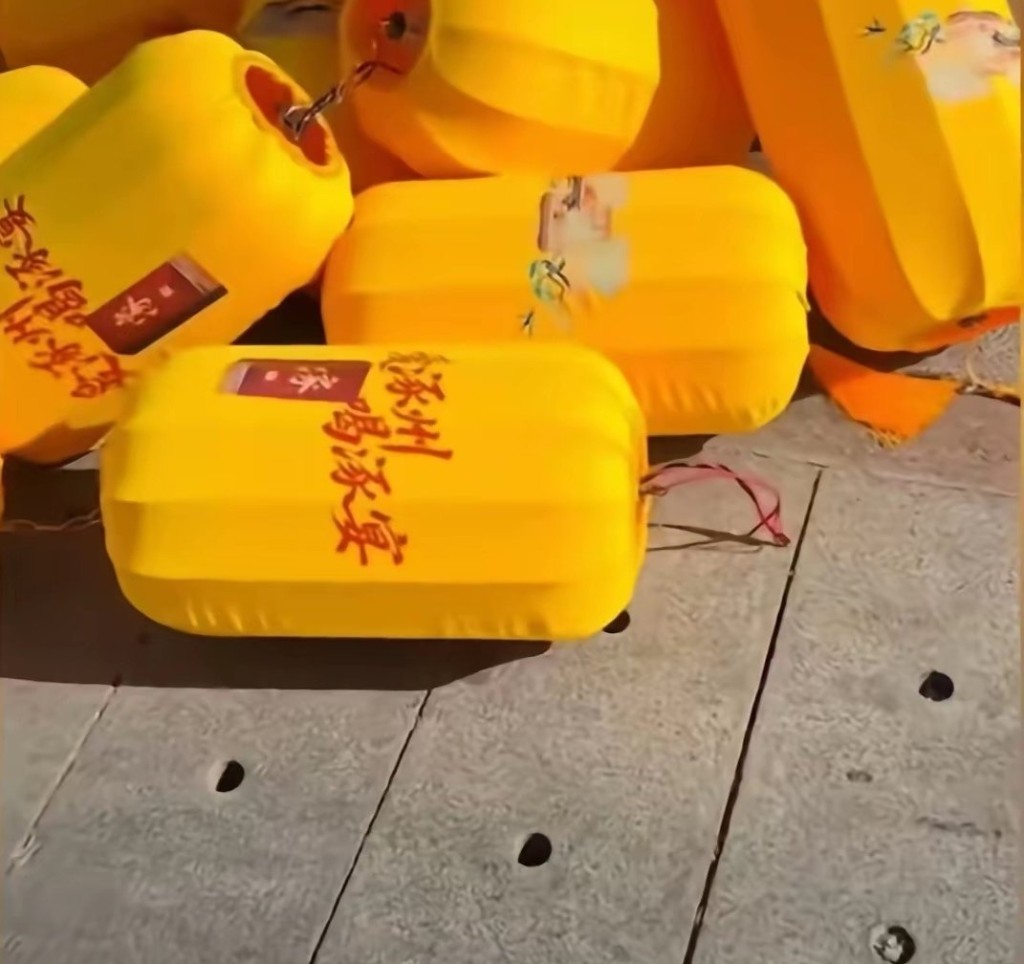 河北涿州街頭掛黃燈籠迎春節惹議。