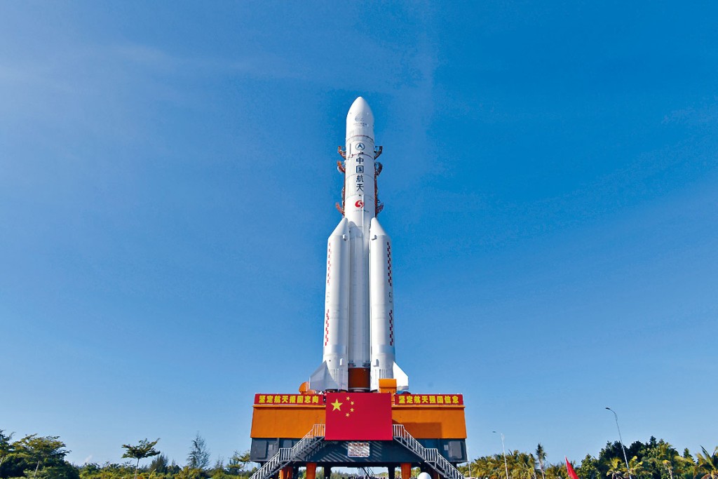 将实施火星任务的长征五号火箭已在海南准备发射。