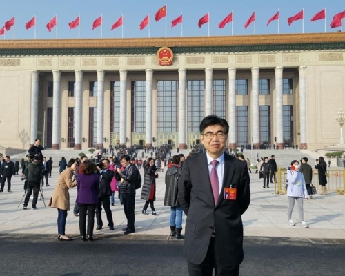 人大代表朱列玉将提案禁止吸毒艺人继续从事演艺工作。网图