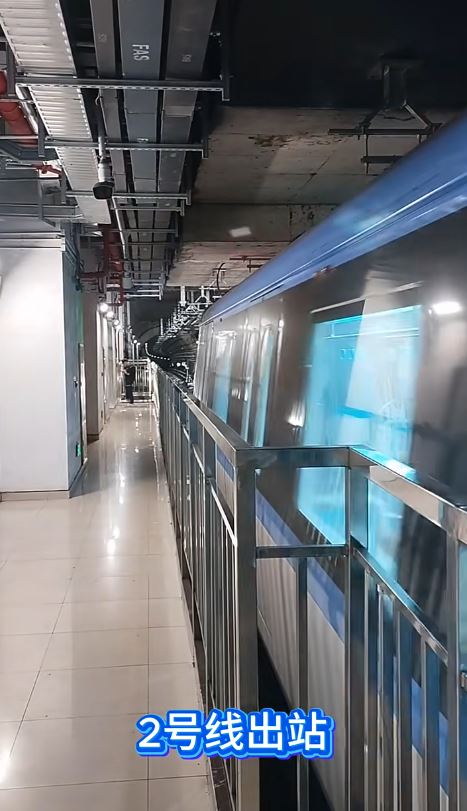 浙江紹興地鐵2號線13日發生列車撞上清潔工事故，導致3死1傷。示意圖。小紅書