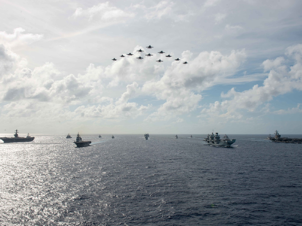 美軍太平洋艦隊在Facebook公布聯合軍演照片。 