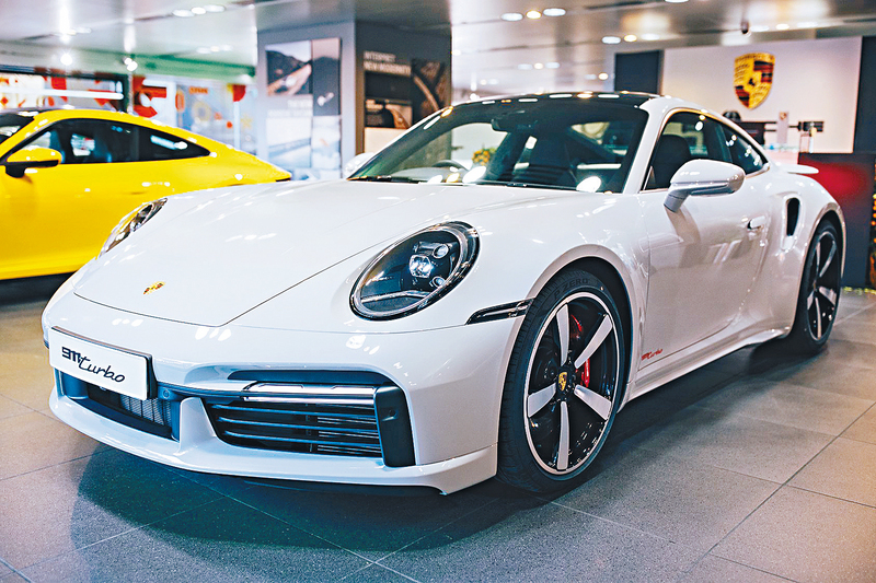 ●新一代911 Turbo定價為$3,743,833起，示範車加上配件連稅落地價為$4,259,569。