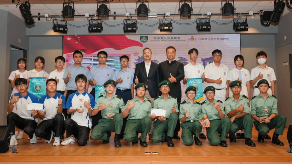 律政司司長林定國今日（5日）參加香港青少年軍總會活動，為「觀塘區中小學升國旗儀式比賽」及「慶祝國慶觀塘深度遊暨手機攝影比賽」的頒獎典禮擔任主禮嘉賓。林定國fb