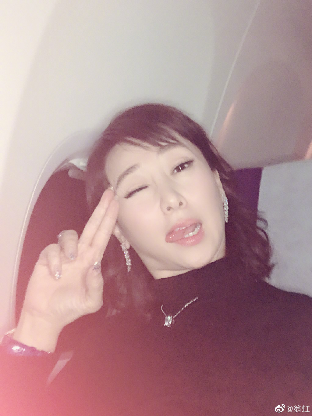 翁虹微博圖片
