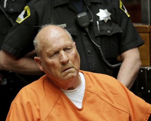 有「東區淫魔」、「金州殺手」之稱的美國加州連環殺人犯迪安杰洛在庭上認罪，希望能得到免死判決。 AP