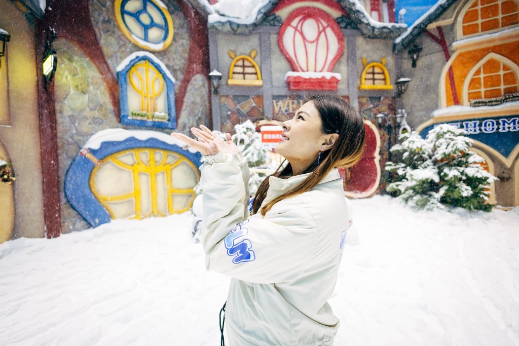 以往記者只有在韓國玩雪，沒想到輕鬆北上都可看到飄雪。