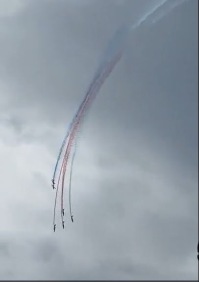 法國空軍戰機空中相撞。　網傳視頻截圖