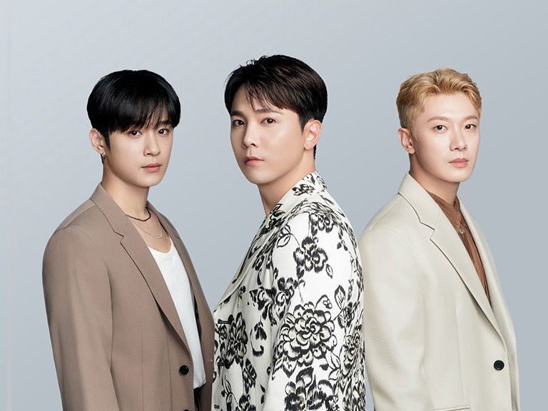 FTISLAND鼓手崔敏煥(右)被前妻爆在夜店叫陪酒小姐。 FTISLAND鼓手崔敏煥(右)被前妻爆在夜店叫陪酒小姐。