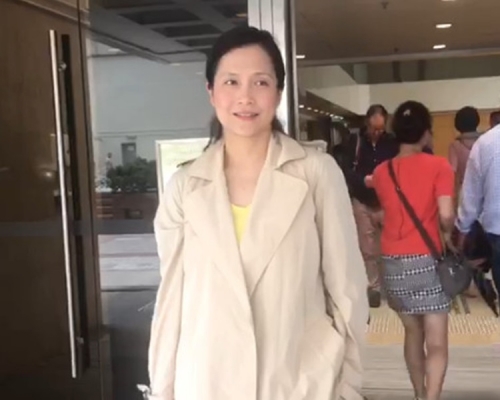 二少甘禮琨女兒甘蕎因,亦有到庭旁聽。方嘉欣攝