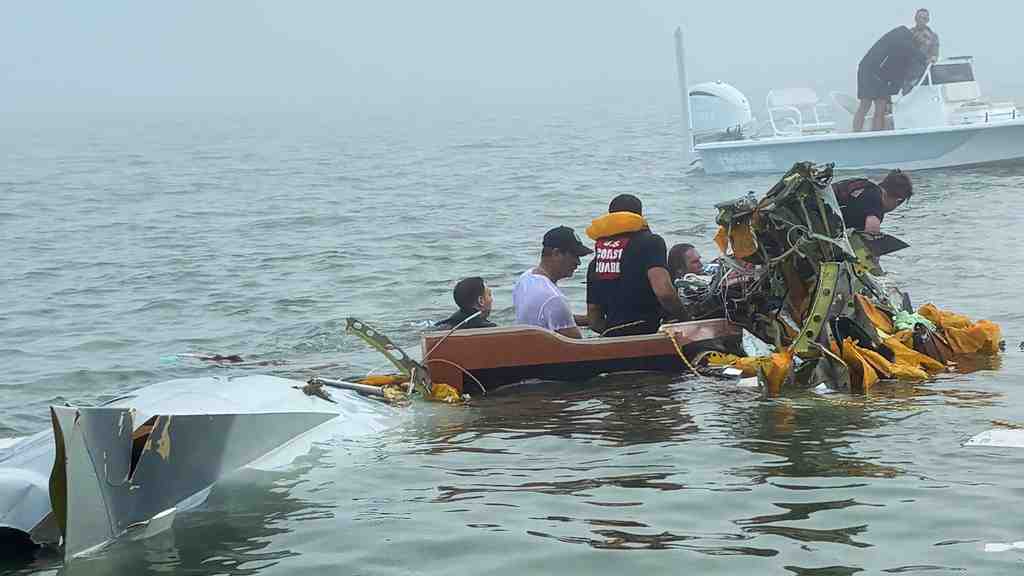 墨西哥海軍醫療飛機在美國德州墜海，至少5死。美聯社