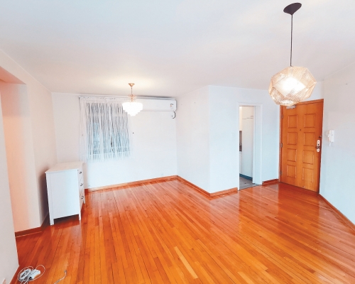 這是港運城1座高層E室，實用面積777方呎，3房1套房間隔。