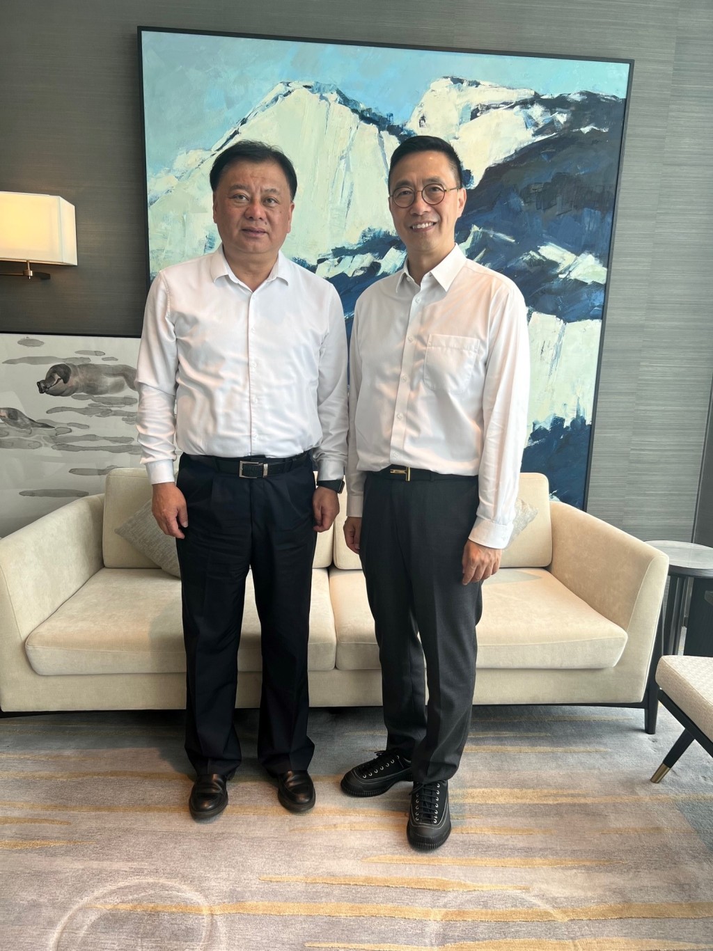 楊潤雄（右）與浙江省文化和旅遊廳副廳長許澎（左）會面。