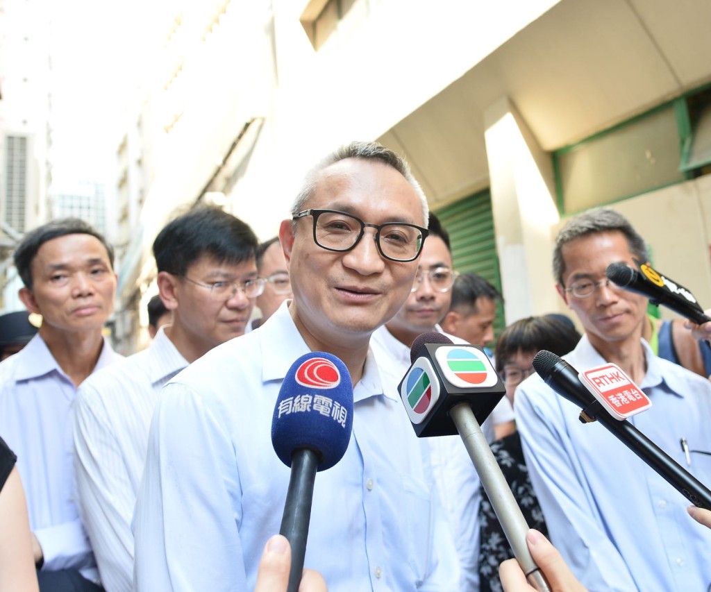 余德義提醒市民多做防蚊措施。