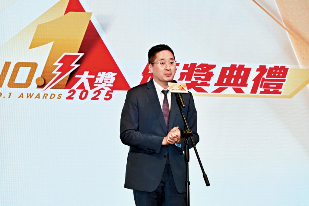 香港特別行政區商務及經濟發展局副局長陳百里博士, JP致辭時感謝星島新聞集團每年舉辦這個有意義的活動。 香港特別行政區商務及經濟發展局副局長陳百里博士, JP致辭時感謝星島新聞集團每年舉辦這個有意義的活動。