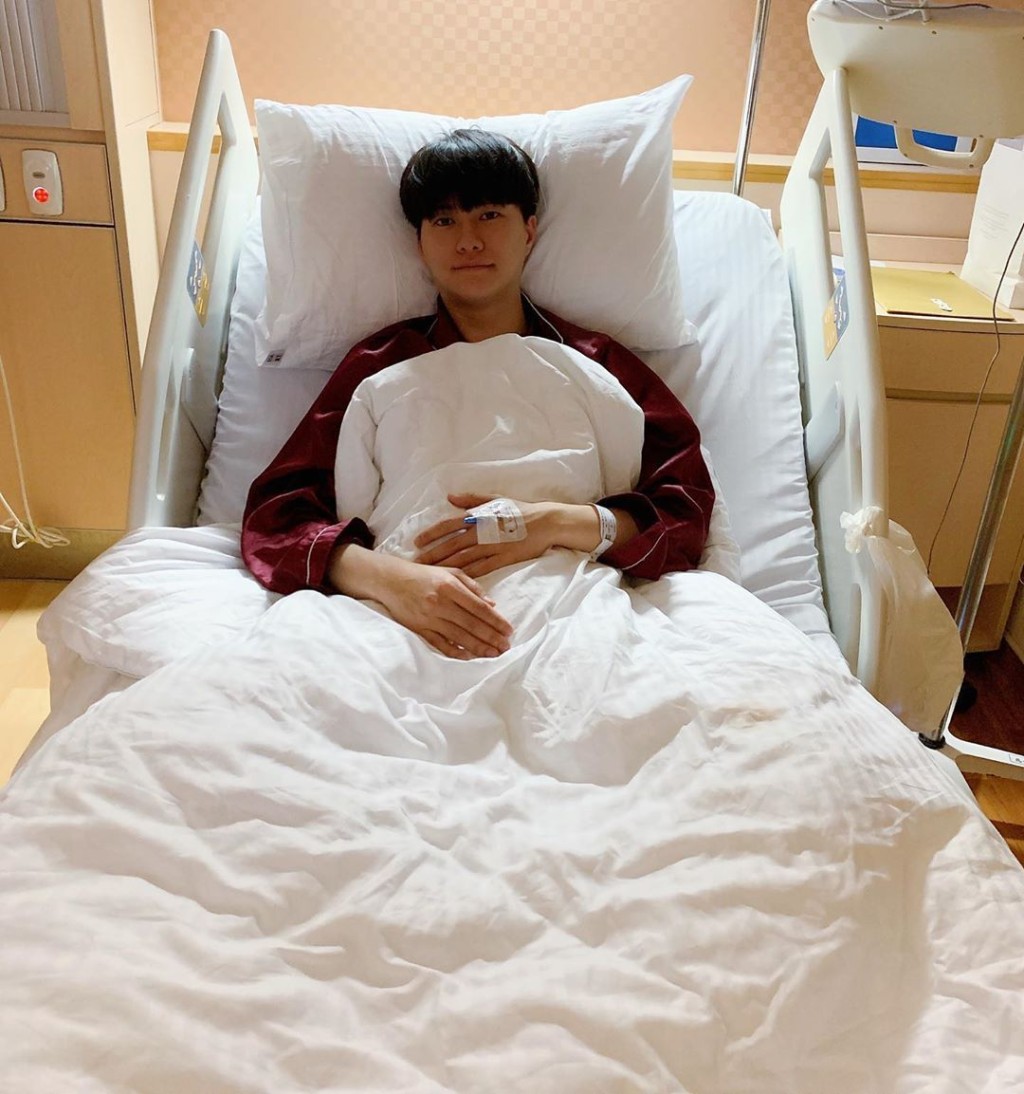 胡鴻鈞拍電視劇集《降魔的2.0》時吊威吔撞傷頭,真係整親入院。