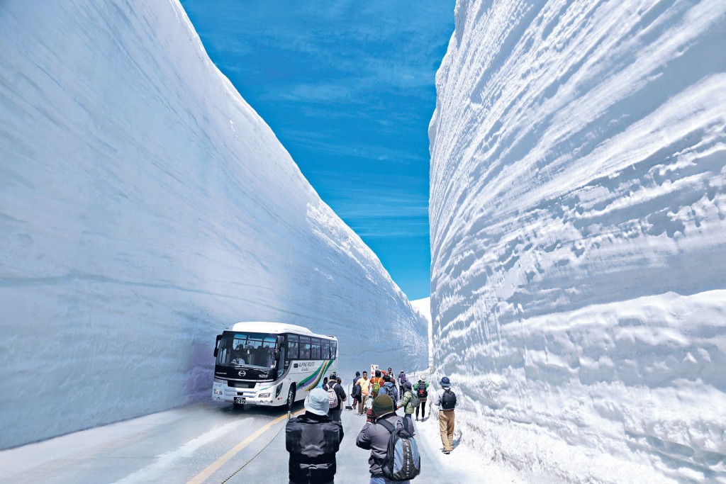 每年4月中旬至6月中旬,都可在立山黑部的室堂地區賞到壯觀的雪之大谷美景。