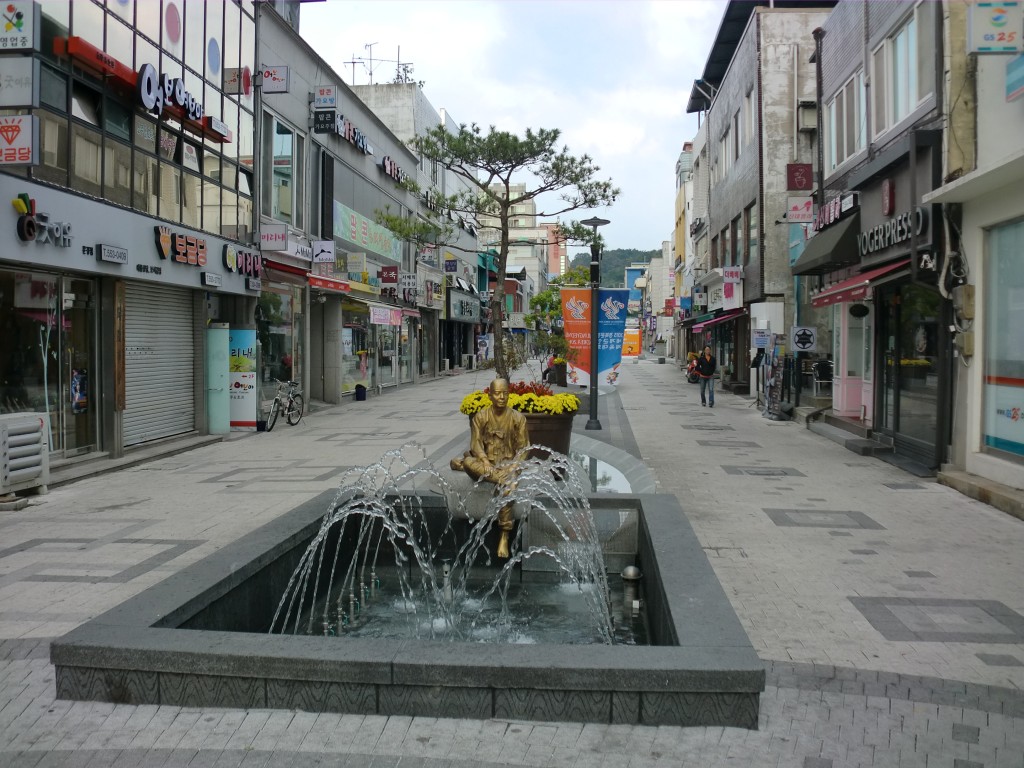 事發於南韓慶尚北道聞慶市。維基百科